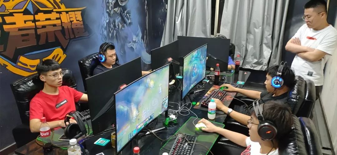 球队整体默 球队整体默