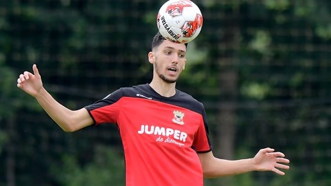 将进攻重心 将进攻重心