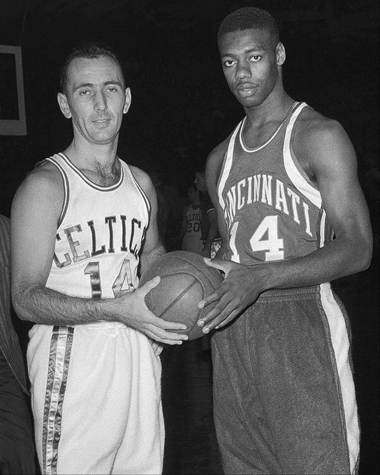 而PJ塔克 而PJ塔克