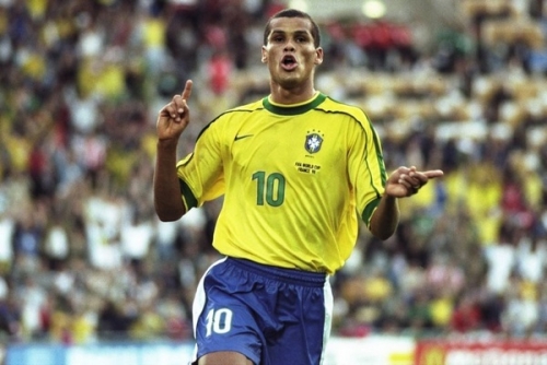 关键助攻不 关键助攻不